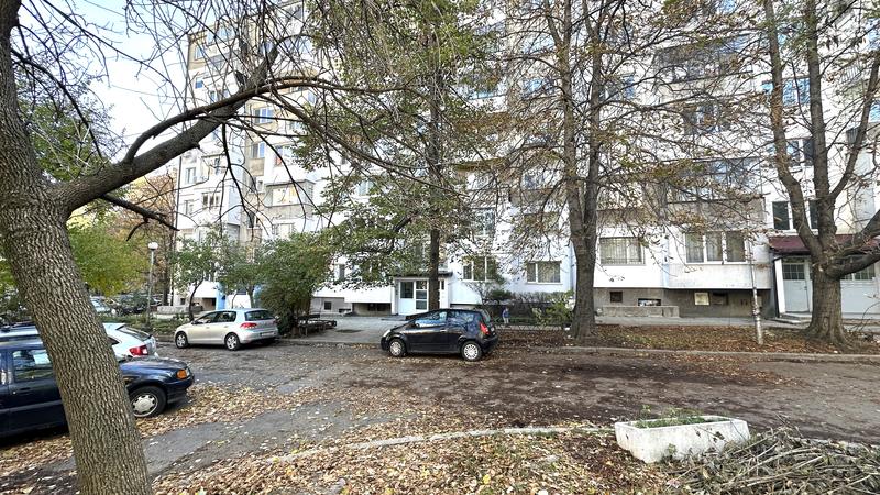 Excellent location  close to school and Lidl supermarket 