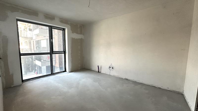 Spacious and well-designed home in a prestigious development combining city comfort