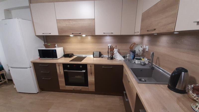 Bright and fully furnished property with a parking space and southeast exposure