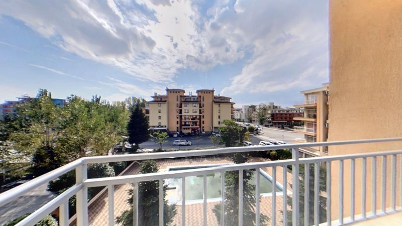 Renovated apartment with excellent location 600 meters from the beach