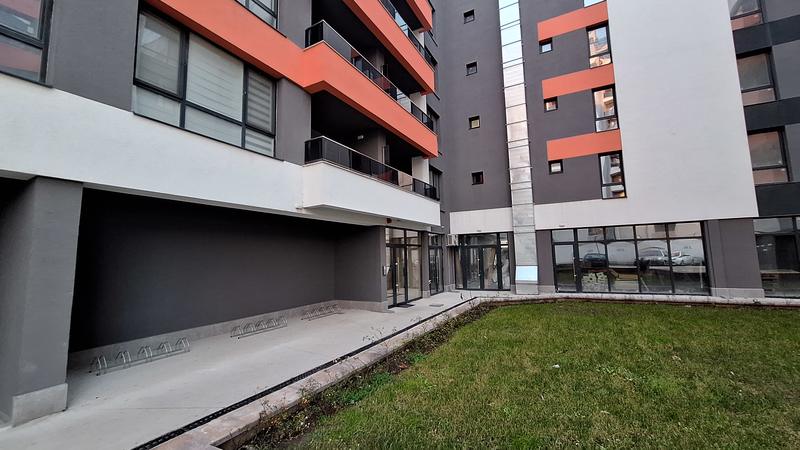 Fully furnished new home with eastern exposure and an excellent location