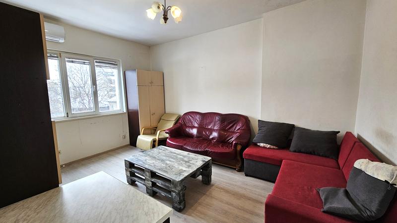 Fully furnished property with excellent location close to metro station and Pirotska St.