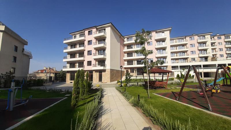 New homes and parking spaces in greenery, clean air, panoramic views and tranquility