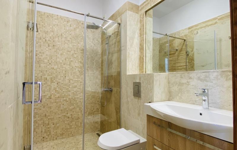 Complex in "old Bulgarian house" style with sea view