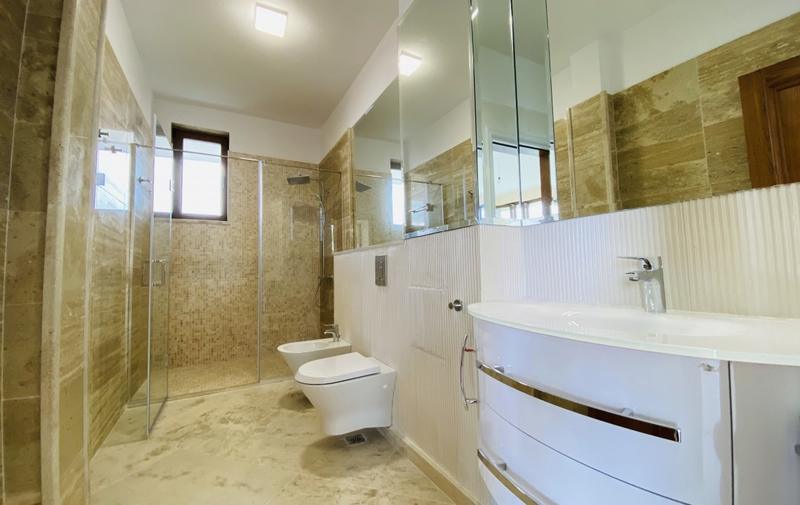 Complex in "old Bulgarian house" style with sea view