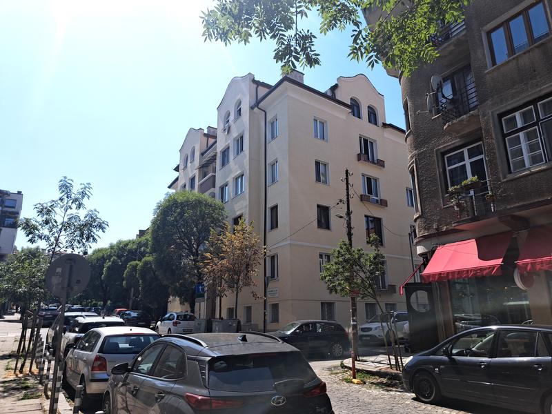 Small-sized brick apartment on Hristo Smirnenski Blvd. near Journalist square