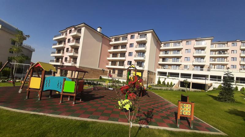 New homes and parking spaces in greenery, clean air, panoramic views and tranquility