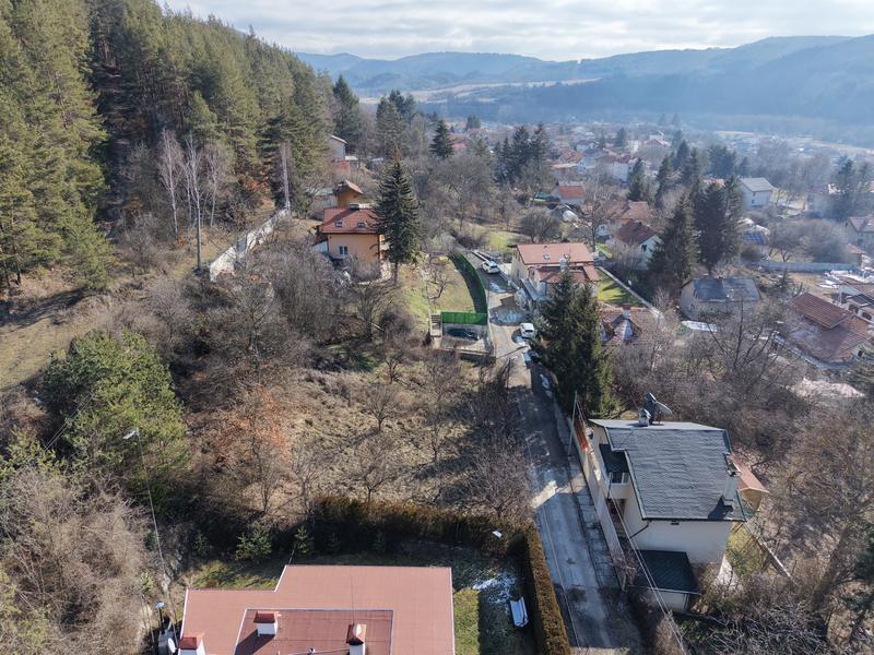 Attractive plot of land for residential development with panoramic views and excellent accessibility