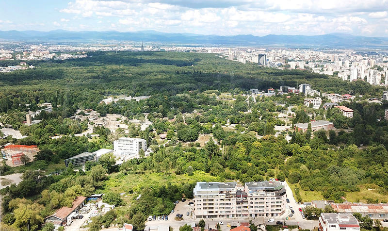 Last apartments in a complex with green areas and received Act 16