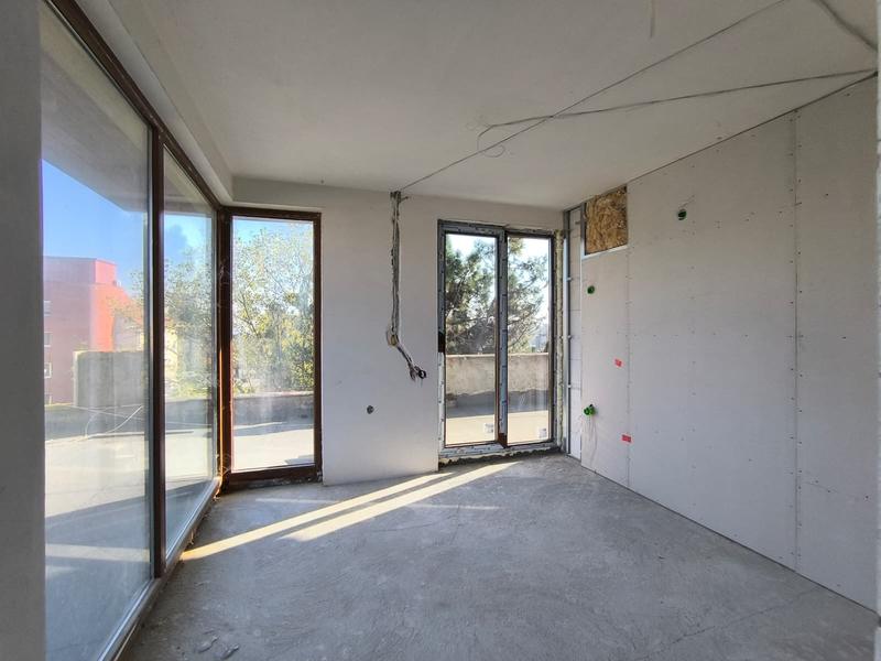 1-bedroom apartment with option for turn-key completion, 800 m from the beach