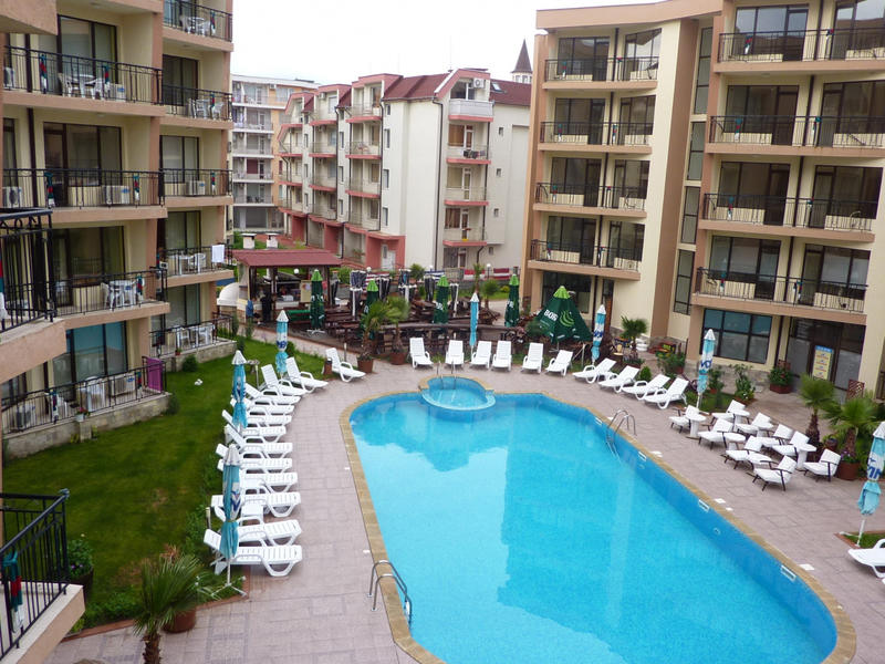 Spacious and bright apartment 700 m from the beach