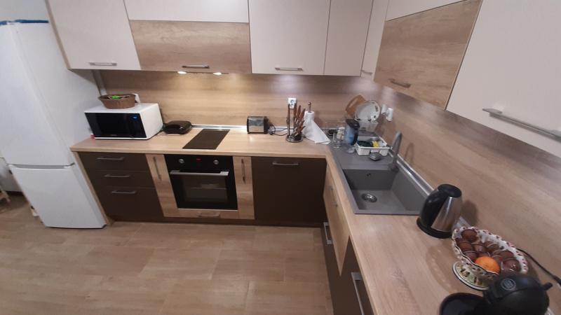 Bright and fully furnished property with a parking space and southeast exposure