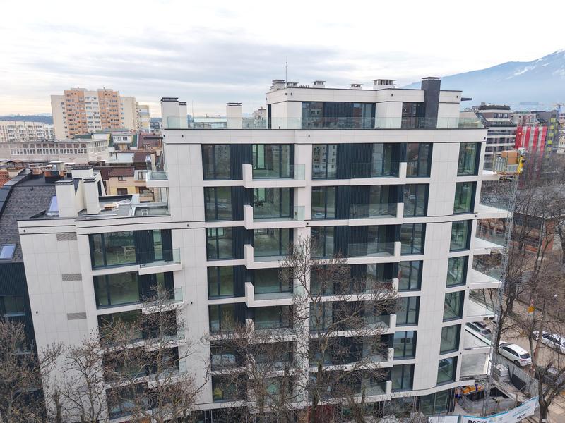 Spacious apartments with convenient access to the metro station "Bulgaria Blvd." and South Park