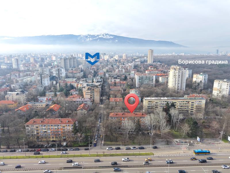 2-Bedroom Apartment with Potential and Prime Location in a Prestigious Area of the Capital