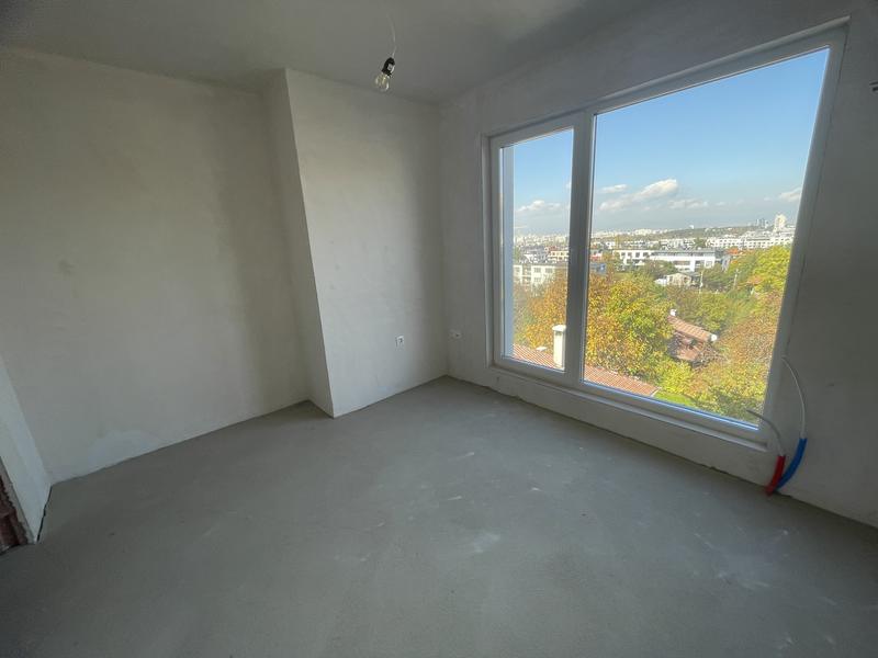 Modern two-bedroom home with beautiful views and quick access to Paradise Center and the metro