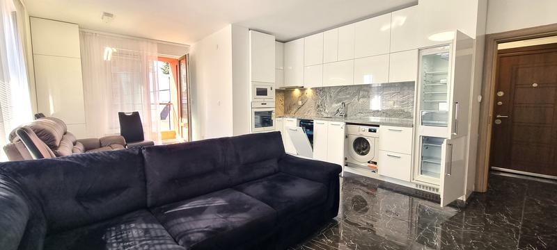 Luxuriously furnished apartment with convenient connection to Simeonovsko Shose Blvd.