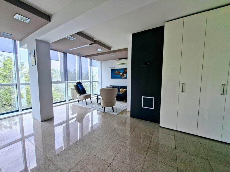 Business property with communicative location in Buxton district