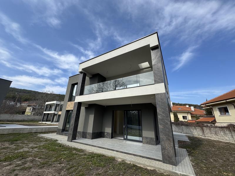 Spacious family home with four bedrooms near Varna