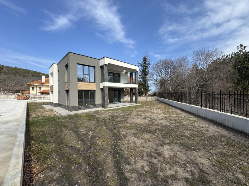 Spacious family home with four bedrooms near Varna