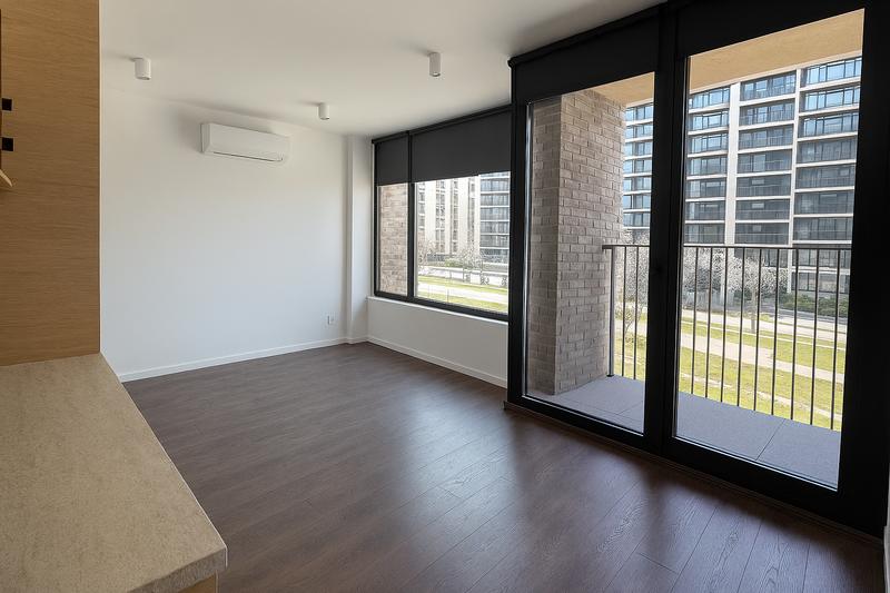 Functional property, suitable for office or living in the iconic Kosher building