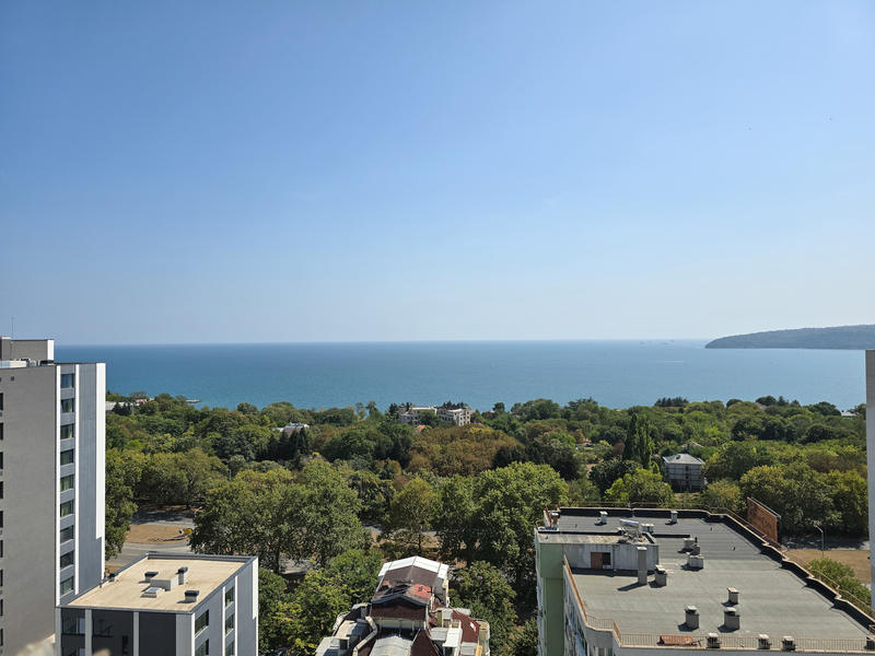 Multifunctional building with Act 14 - the future symbol of Chayka district