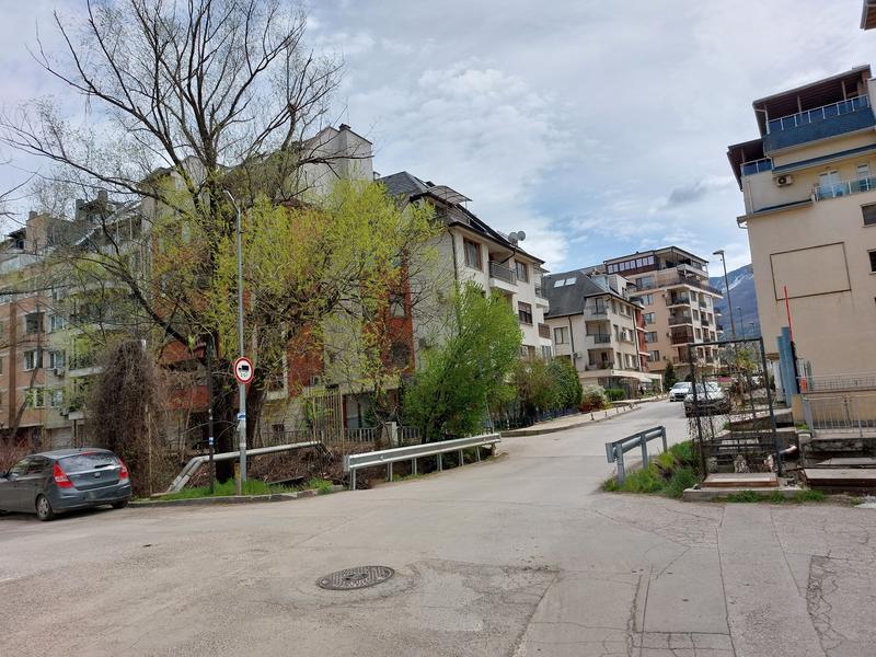 Luxury energy-efficient construction near South Park, metro station and large shopping centers