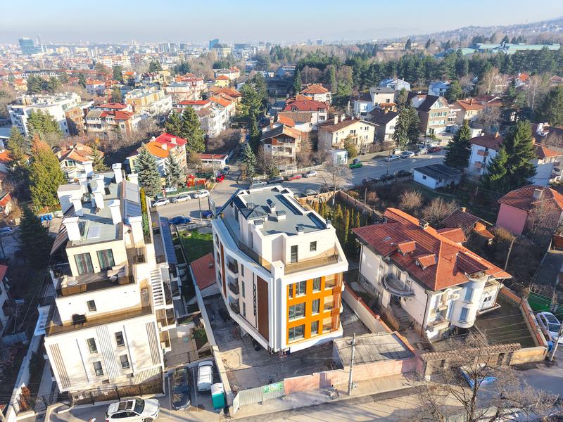 Luxury living surrounded by nature, tranquility and prestige