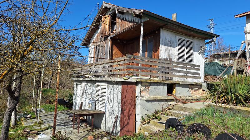 Property with potential, in need of renovation, in the land of Konstantinovo village
