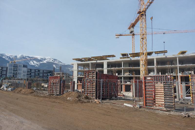 Quality construction and stylish design near the Ring Road and Ring Mall