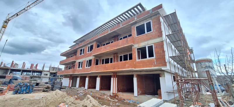 Four-storey buildings with quiet location in fast-growing area with new, modern construction