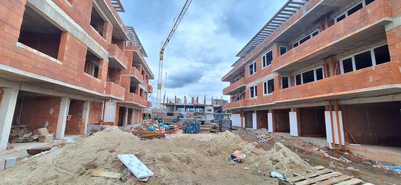 Four-storey buildings with quiet location in fast-growing area with new, modern construction