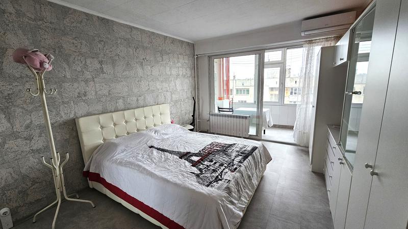 A high-floor apartment with optimized spaces and an excellent location near 42nd Primary School �Hadji Dimitar� and public transport stops