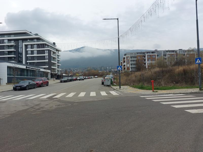 Functional and spacious apartments, high-class construction amidst greenery next to a kindergarten and easy access to key boulevards