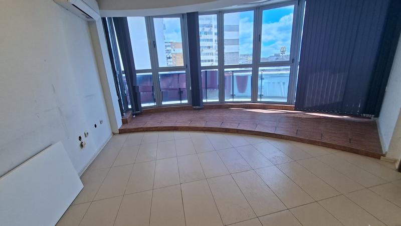 Spacious office with two parking spaces with central location next to McDonald's in Varna