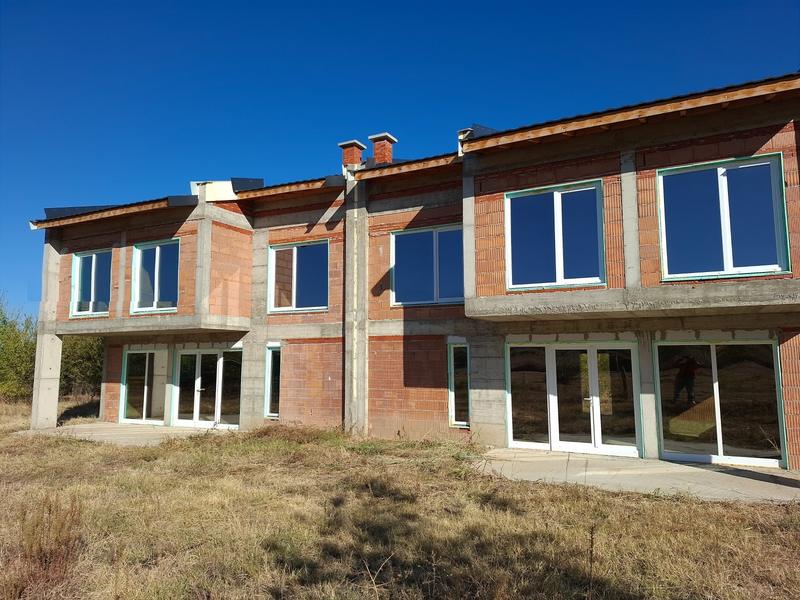 Spacious property in a nice village in the Upper Thracian lowland, at the foot of the Rhodopes