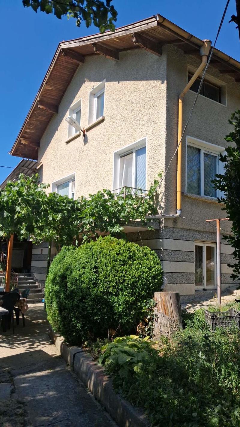 Property with garden, garage and cellar in the village of Herakovo