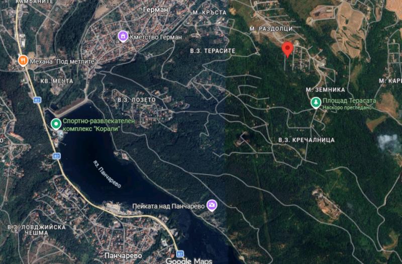 Property with frontage on two streets, excellent building parameters, and beautiful panoramic views surrounded by greenery