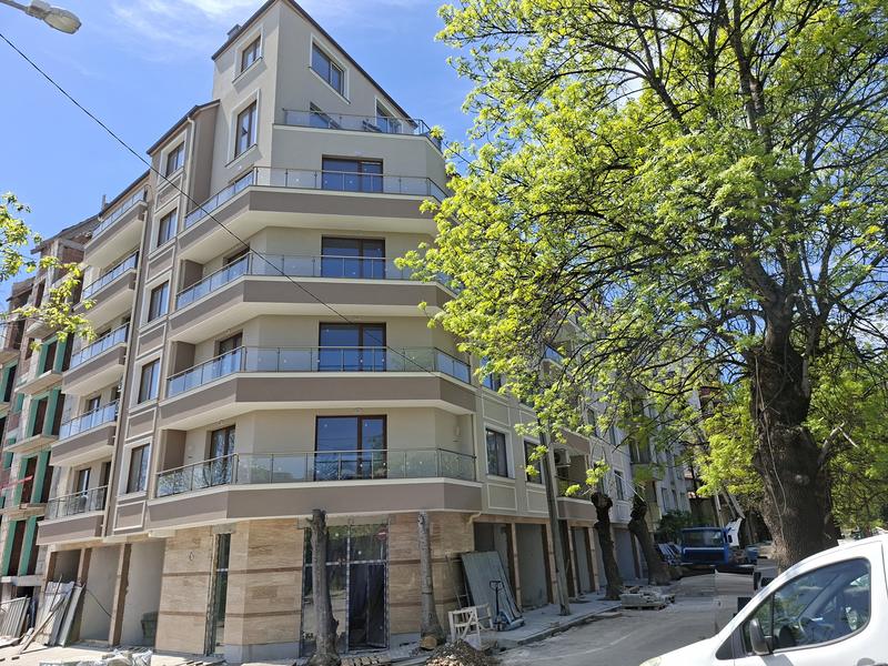 Apartments near Slivnitsa Blvd., medical and educational institutions