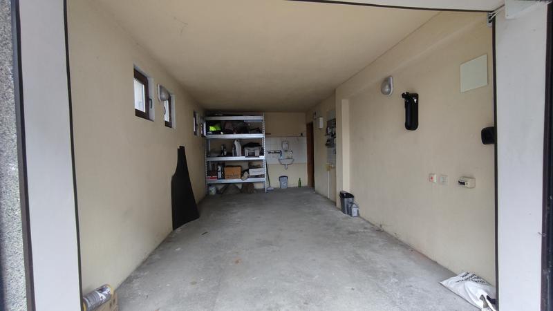 Garage with easy access, electricity and water � a practical solution near Kaufland hypermarket
