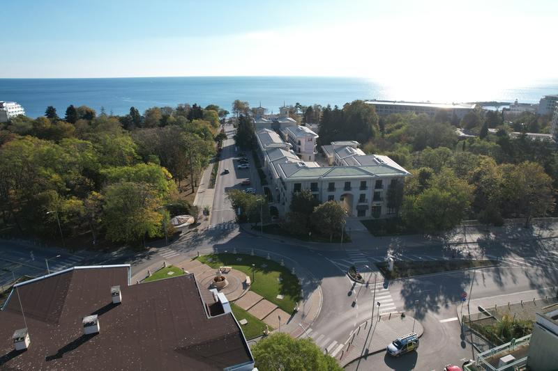 Apartments in a building with Act 16 - 150 m from the sea