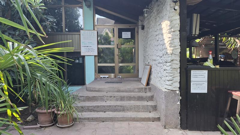 Business Property with Expansion Potential Just 1 km from the Beach