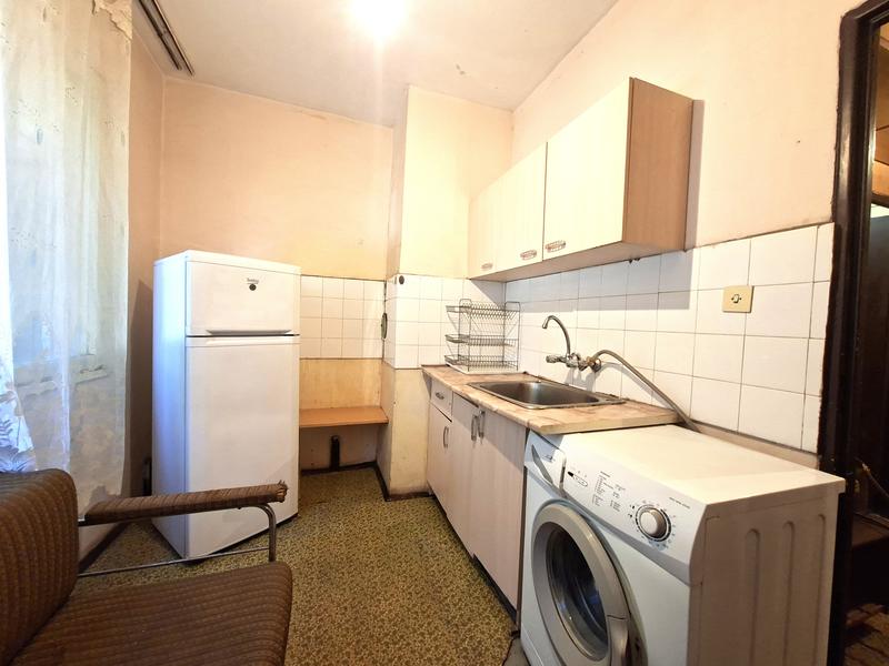Functional property with a large terrace and basement � an excellent investment opportunity
