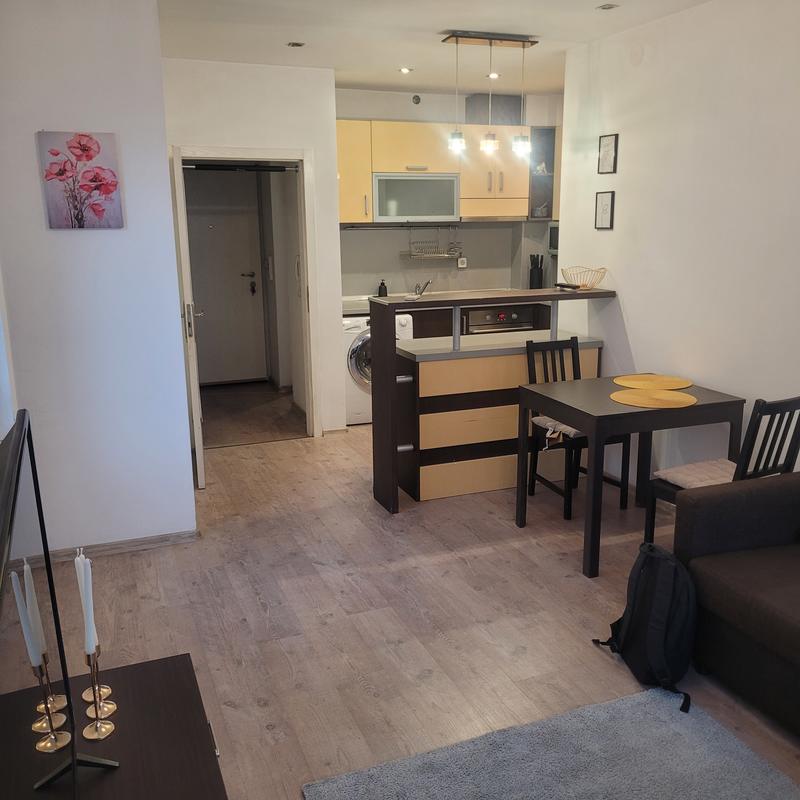 Fully furnished apartment with excellent location and option for underground parking space