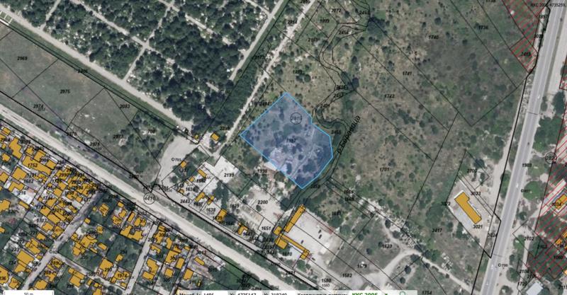 Large regulated land plot with a good location in a developing area of the capital
