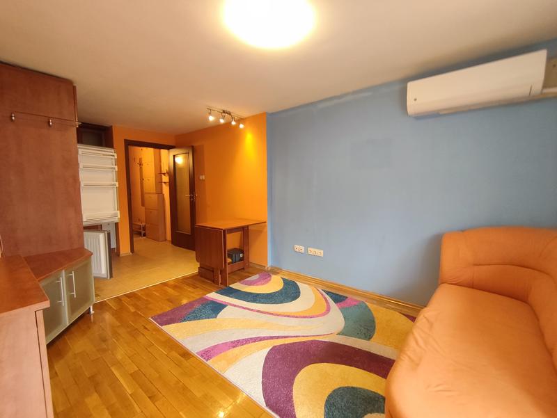 Comfortably furnished apartment next to South Park with convenient access to James Bourchier metro station