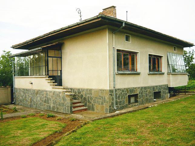 Property in good condition, suitable for year-round use, 40 km from Veliko Tarnovo
