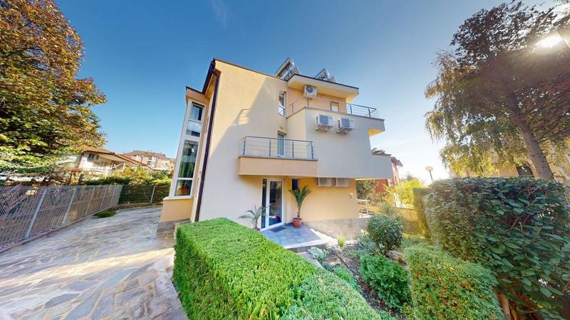 Luxury property with panoramic terraces, ready for living or a profitable business � Zora villa zone
