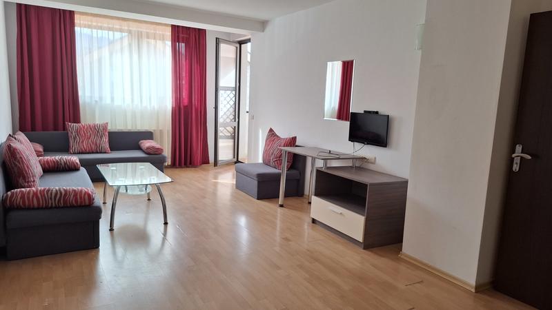 Furnished property in a complex with pool and SPA, within walking distance of the slopes and the Old Town