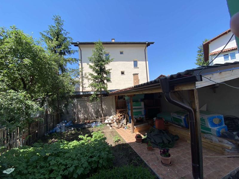 Private furnished property with convenient access to the Ring Road Str.