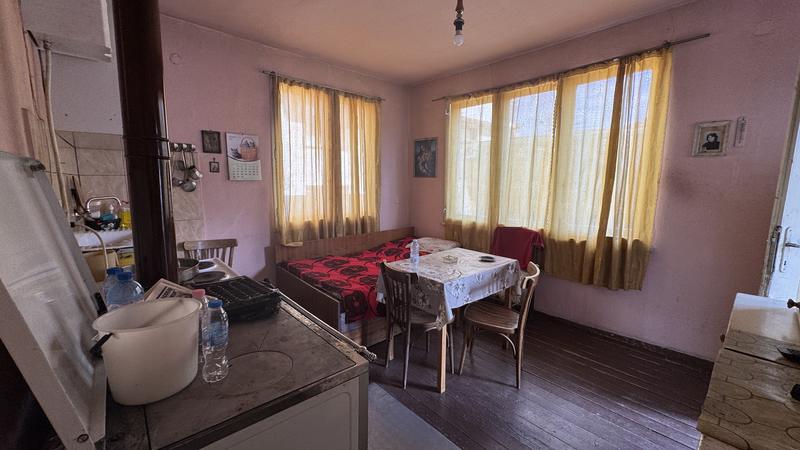Independent property with a garden and excellent potential for year-round use